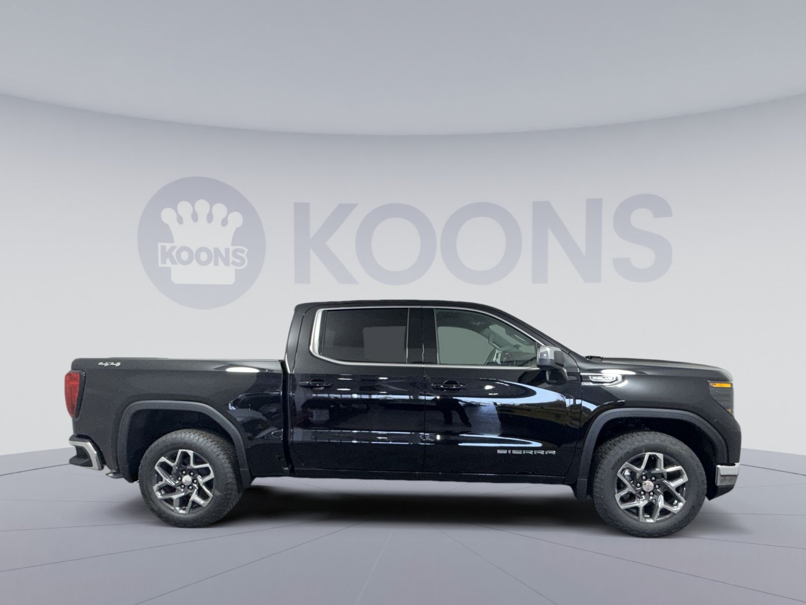 New 2026 GMC Sierra 1500 SLE w/ Preferred Package AWD/4WD image 8