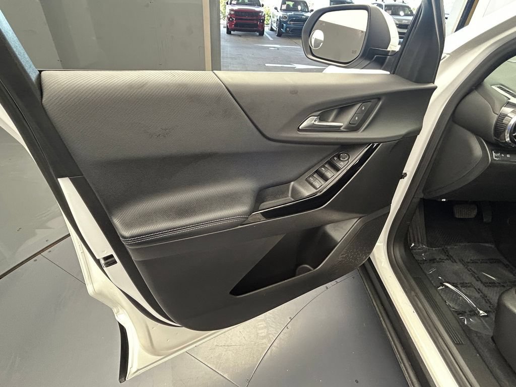 Used 2025 Chevrolet Equinox LT FWD image 84