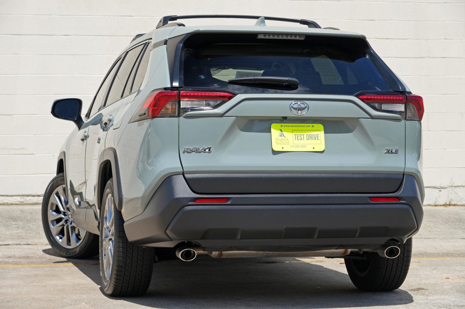 Used 2023 Toyota RAV4 XLE Premium FWD image 5
