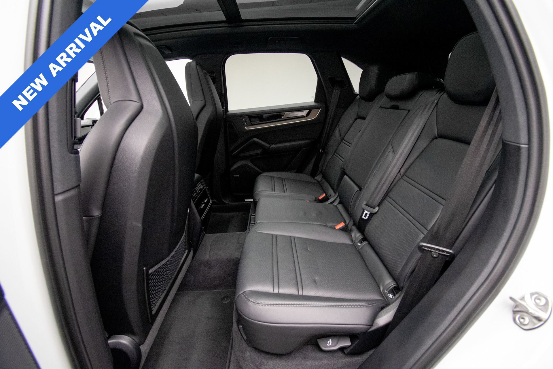 Used 2025 Porsche Cayenne S AWD/4WD image 16