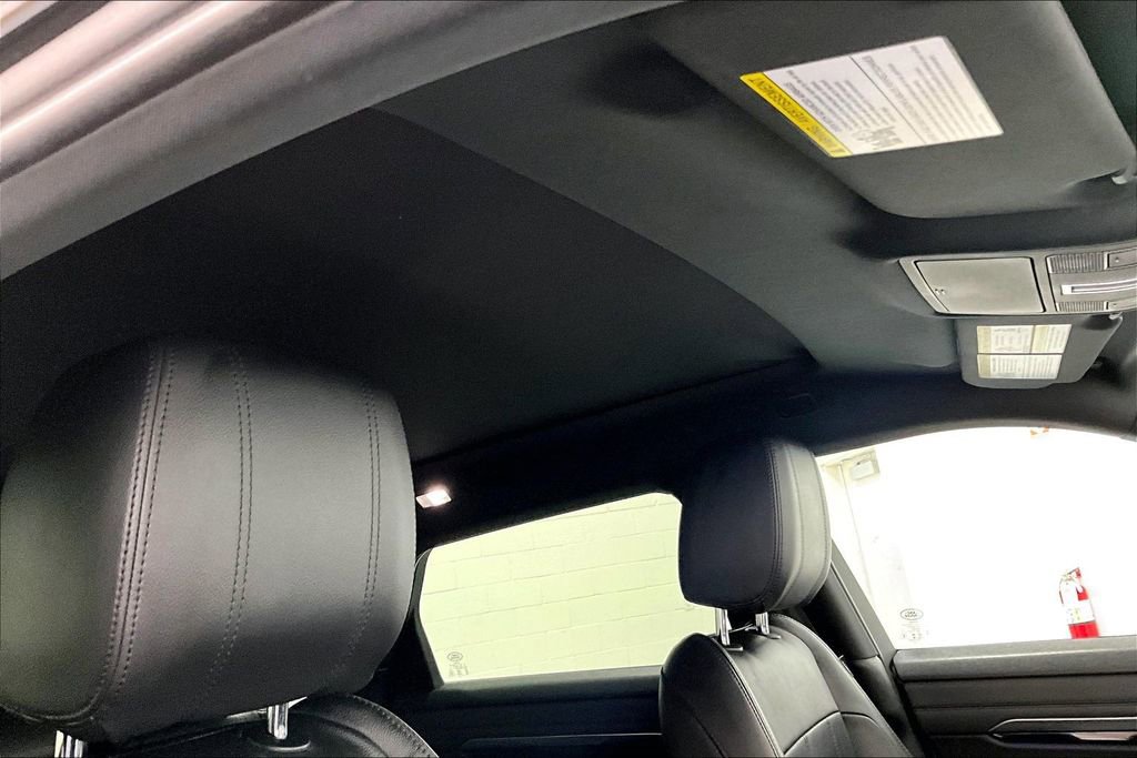 Used 2020 Land Rover Range Rover Evoque SE image 20