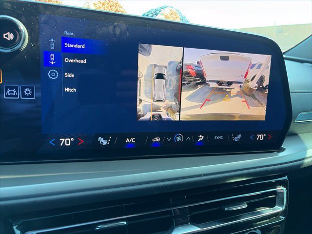 Used 2025 Chevrolet Traverse LT w/ Driver Confidence Package FWD image 9