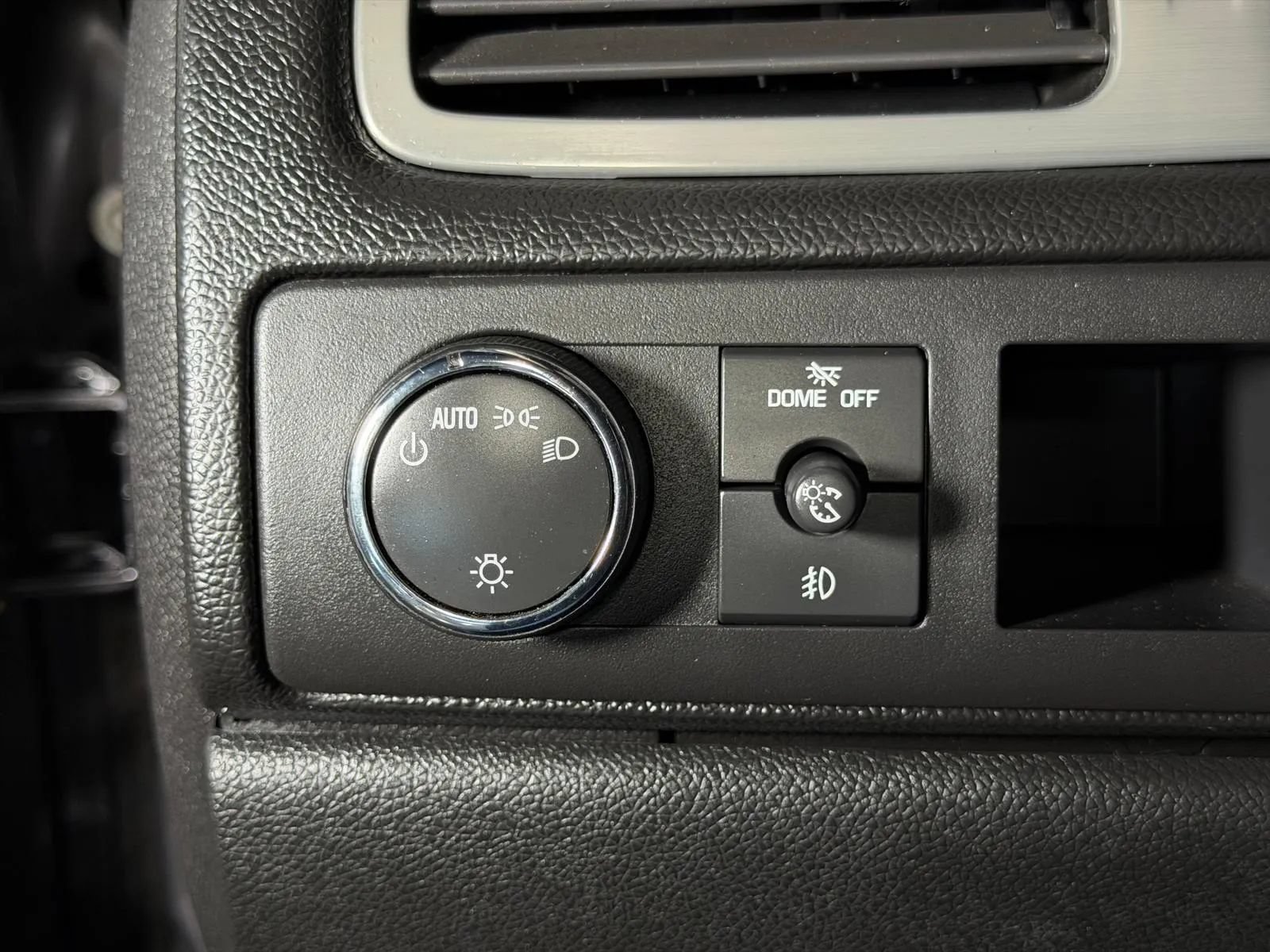 Used 2010 Chevrolet Avalanche LT w/ Luxury Package RWD image 29