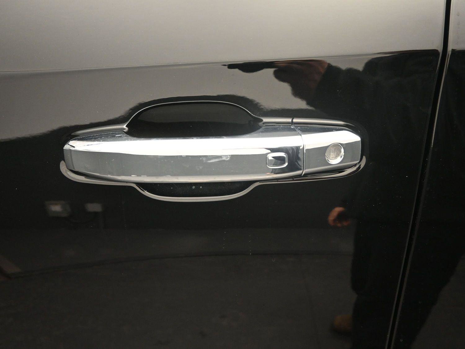 Used 2021 Chevrolet Silverado 1500 High Country image 21