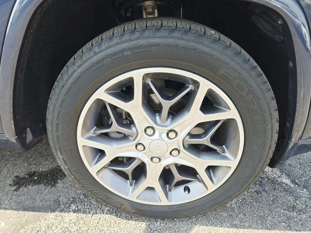 Used 2020 Jeep Grand Cherokee Overland AWD/4WD image 15