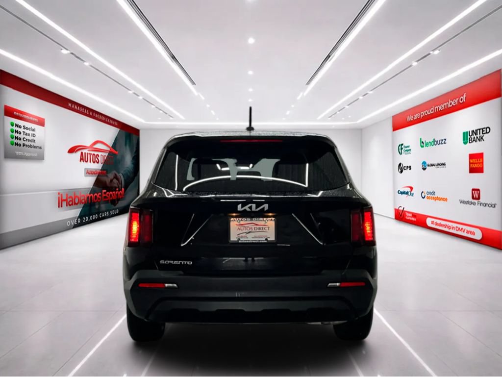 Used 2023 Kia Sorento LX FWD image 6