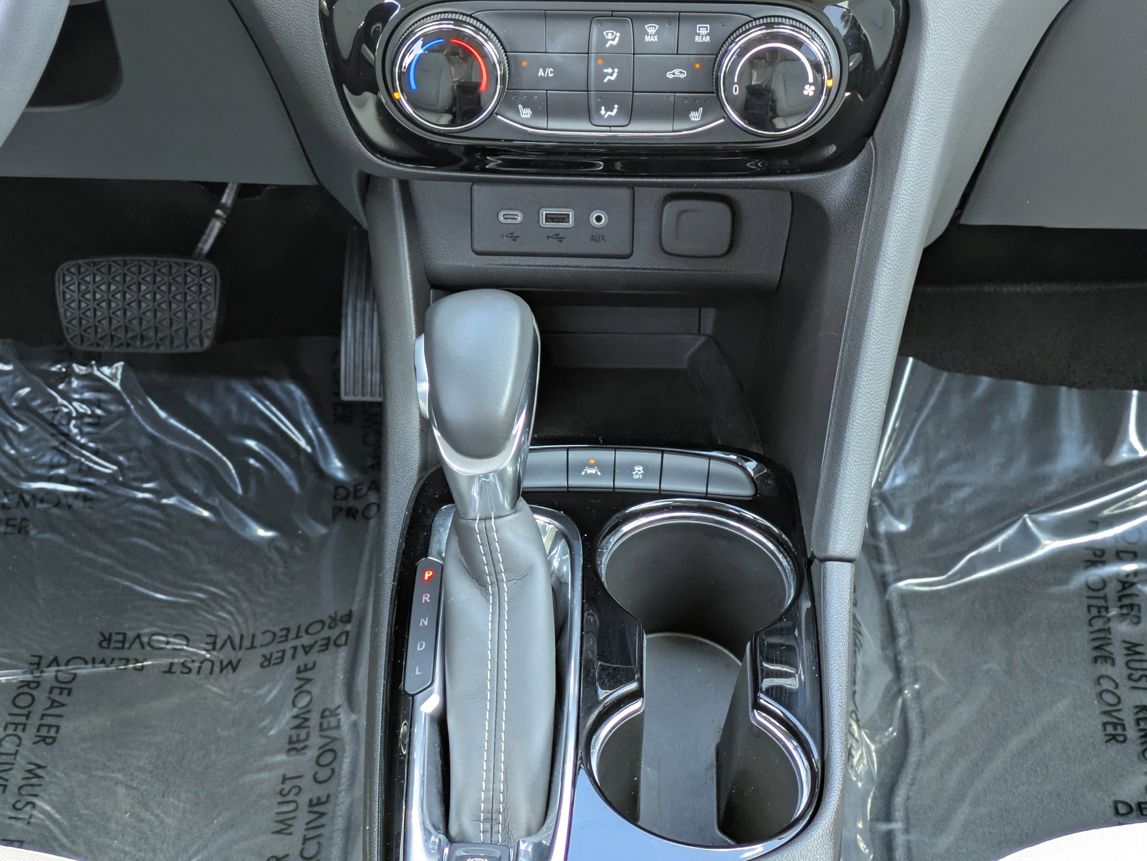 Used 2023 Buick Encore GX Preferred w/ Cold Weather Comfort Package FWD image 16