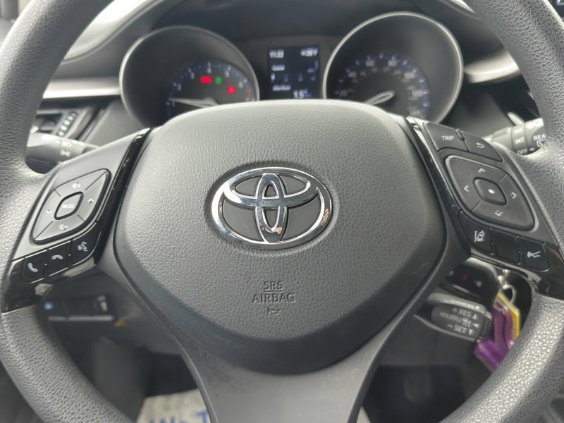 Used 2021 Toyota C-HR LE image 19