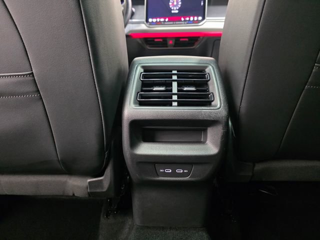 Certified 2025 Volkswagen Tiguan SE image 29