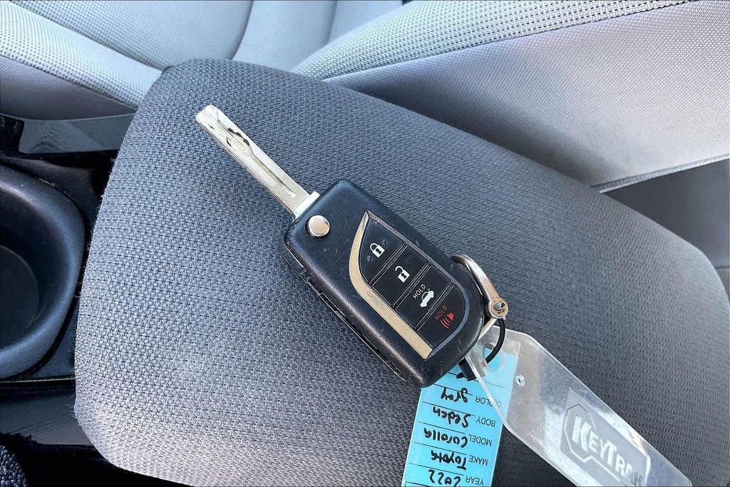 Used 2022 Toyota Corolla LE image 10