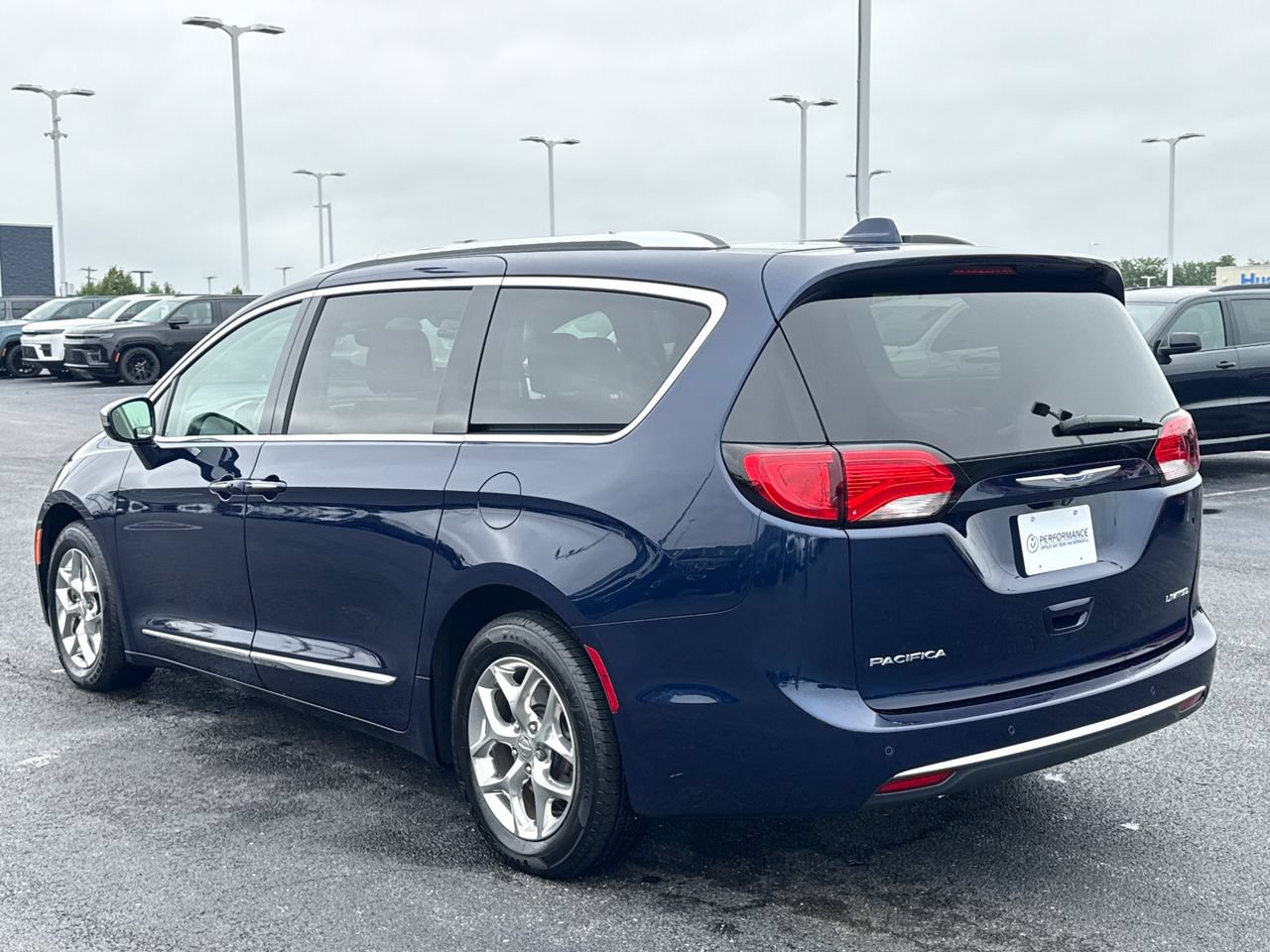 Used 2018 Chrysler Pacifica Limited FWD image 5