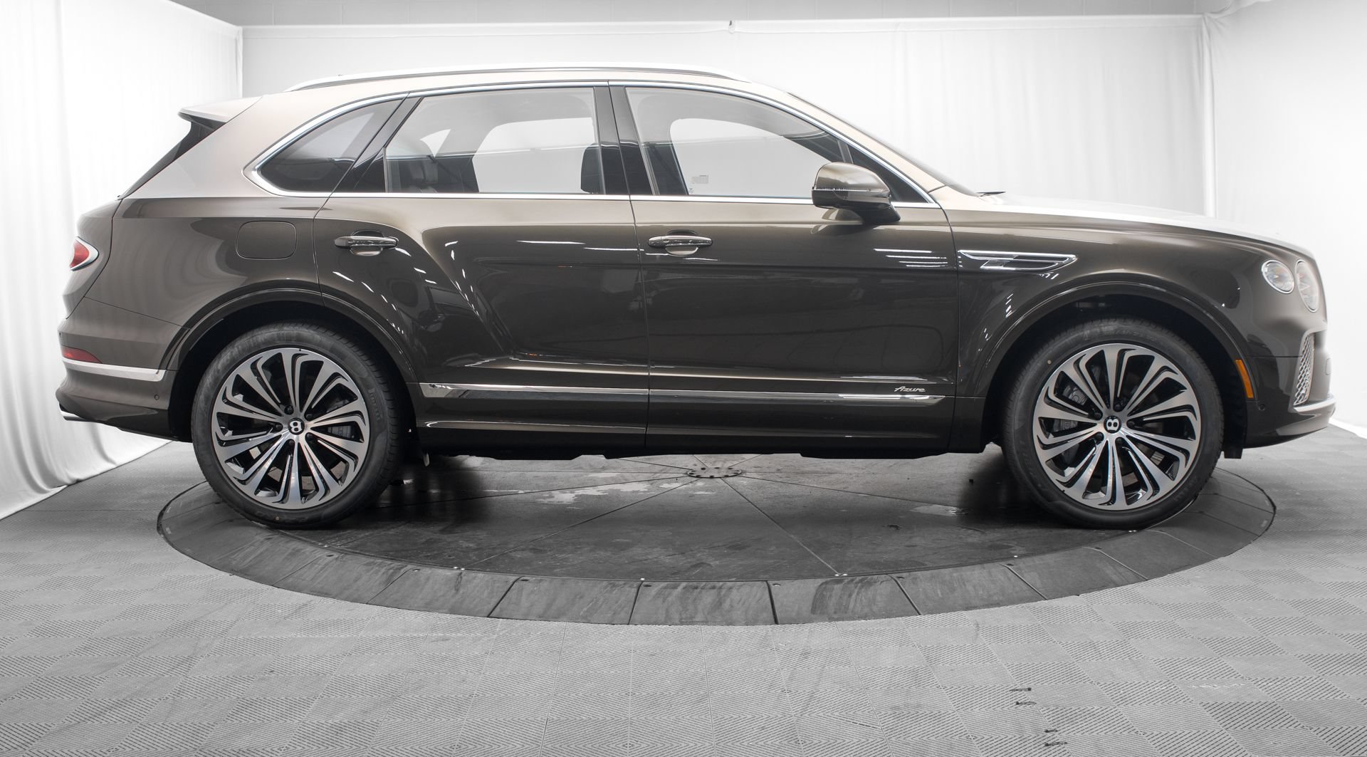 New 2026 Bentley Bentayga AWD/4WD image 2