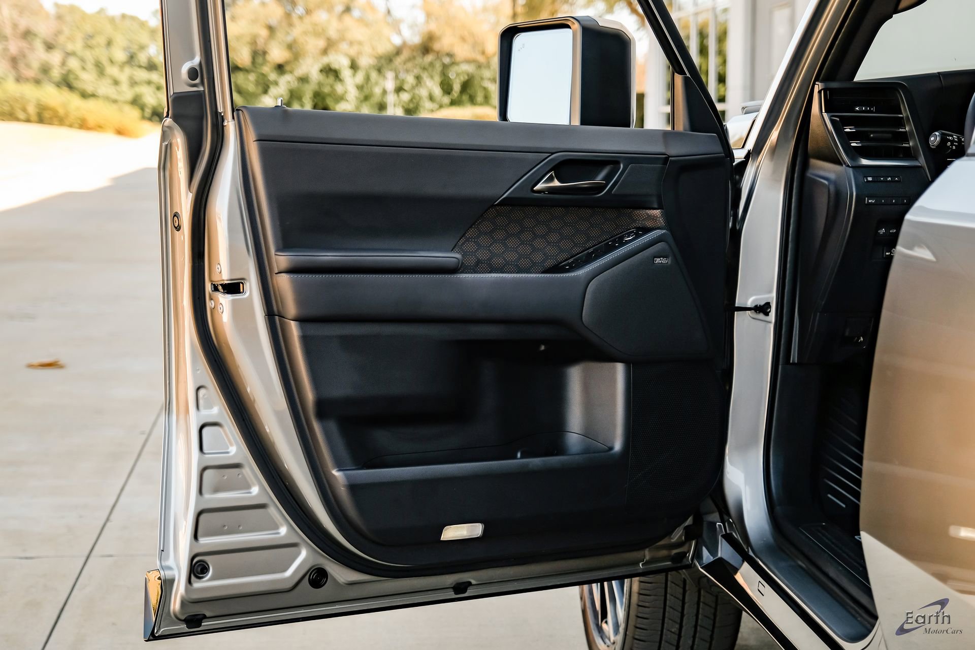 Used 2025 Lexus GX 550 550 Luxury+ HUD Traffic LIFTED w/ Accessory Package (2T) image 89