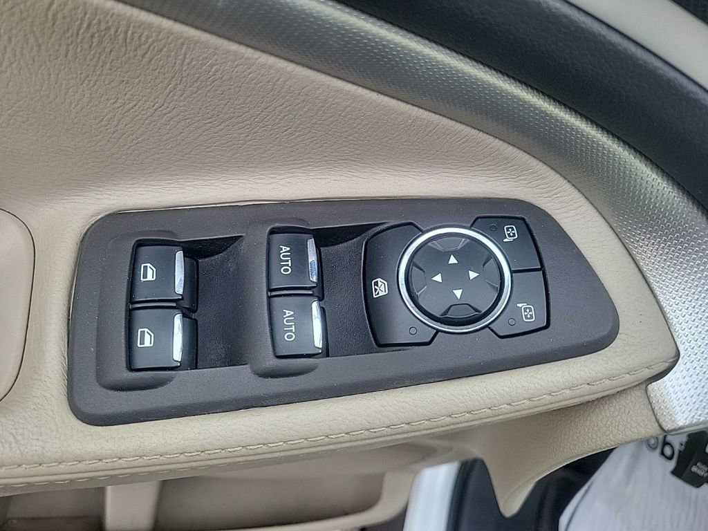 Used 2014 Ford Explorer XLT image 18