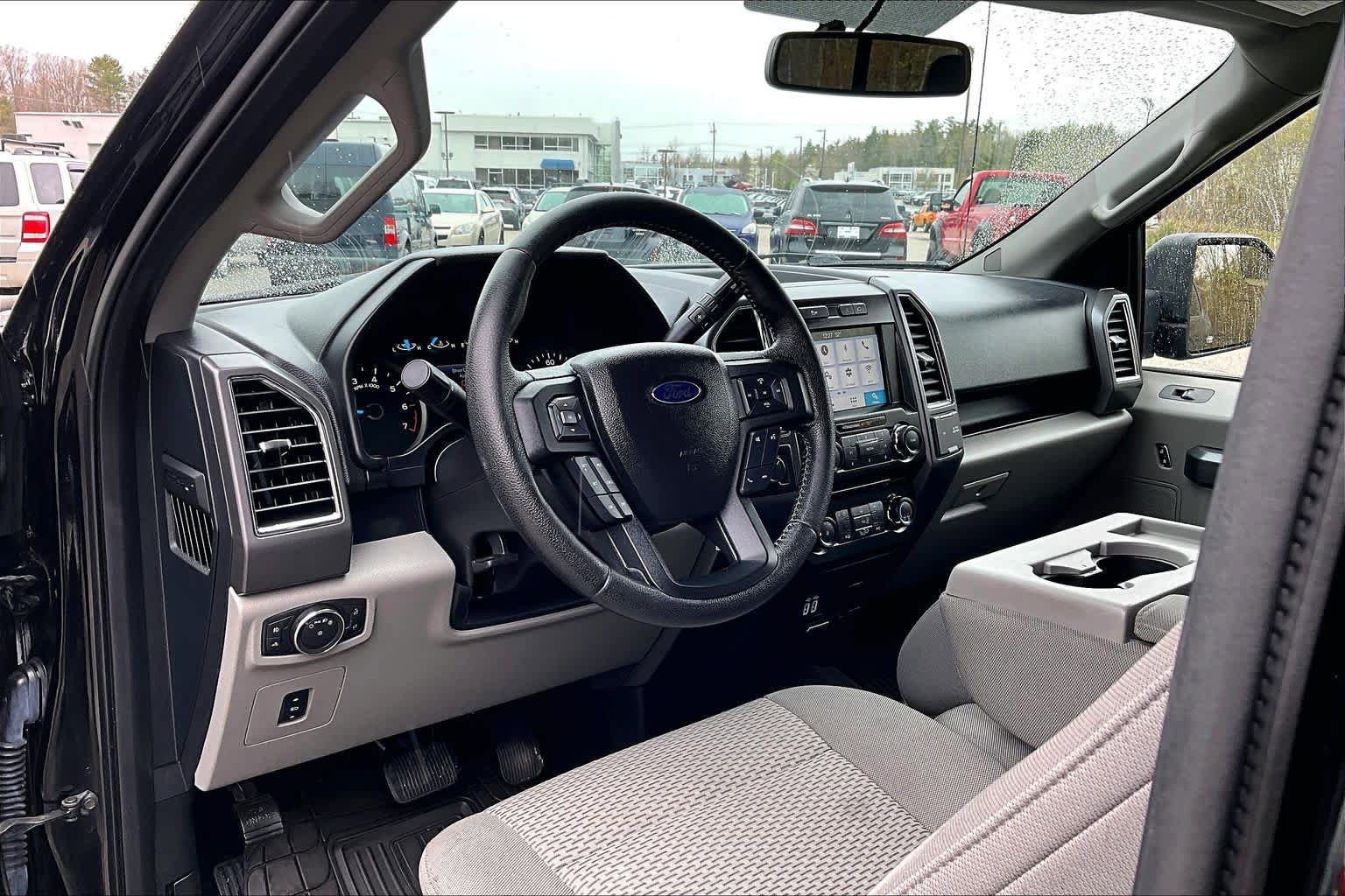 Used 2016 Ford F150 XLT w/ Equipment Group 302A Luxury AWD/4WD image 18