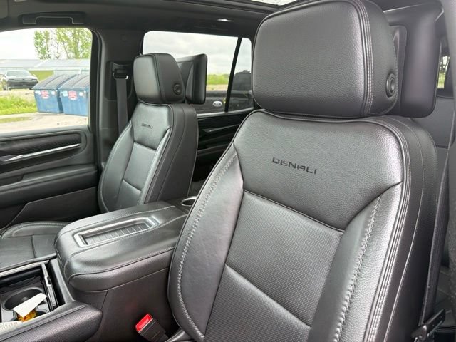 Used 2021 GMC Yukon Denali w/ Denali Premium Package AWD/4WD image 10