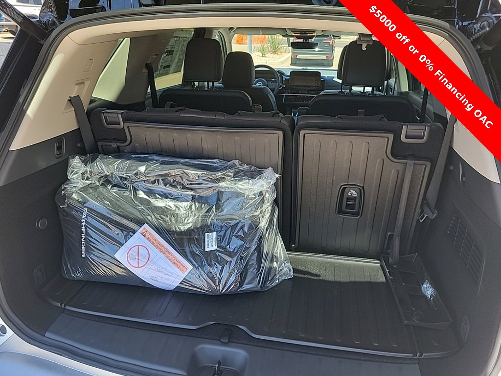 New 2025 Nissan Pathfinder SL w/ SL Premium Package image 14