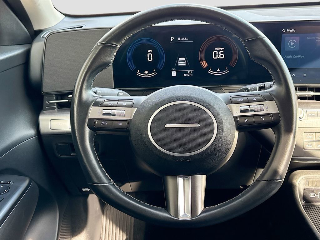 Used 2025 Hyundai Kona SEL image 11