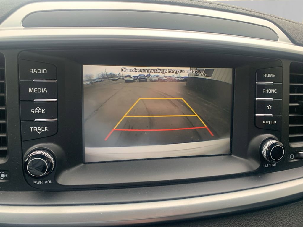 Used 2020 Kia Sorento LX image 26