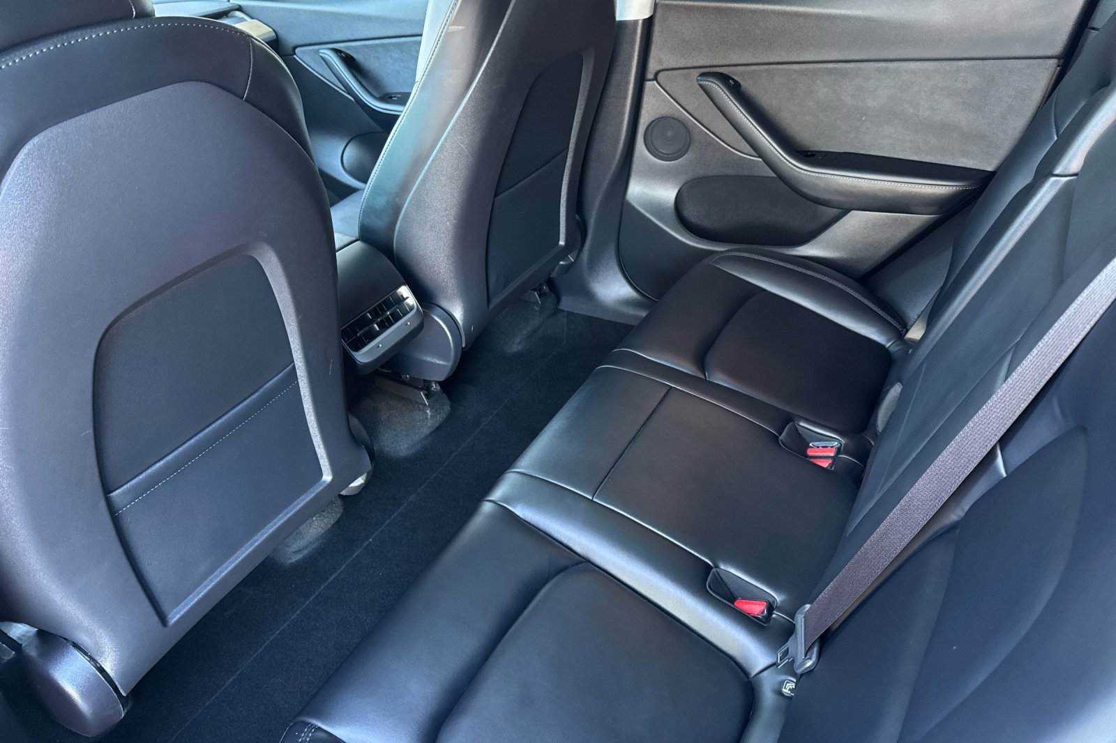 Used 2020 Tesla Model Y Long Range image 11