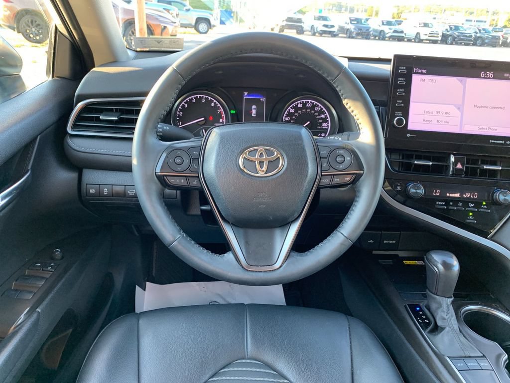 Used 2023 Toyota Camry SE w/ Cold Weather Package FWD image 17