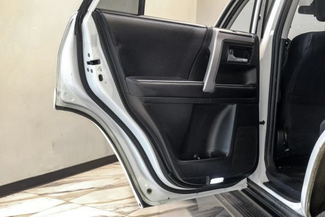 Used 2017 Toyota 4Runner SR5 RWD image 58