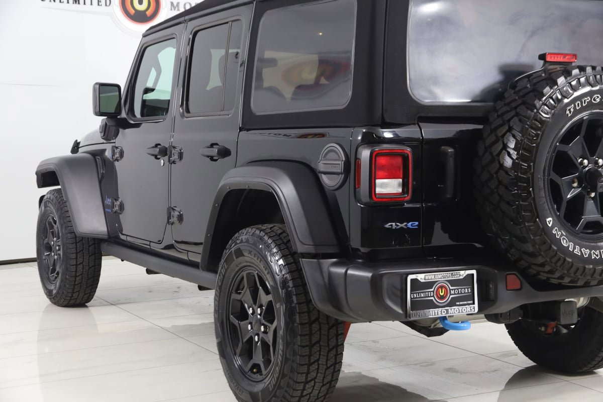 Used 2023 Jeep Wrangler Unlimited w/ Cold Weather Group image 22