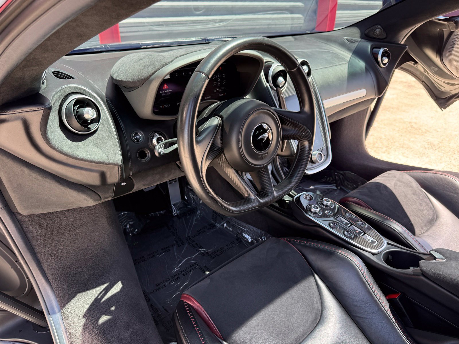 Used 2020 McLaren GT RWD image 24