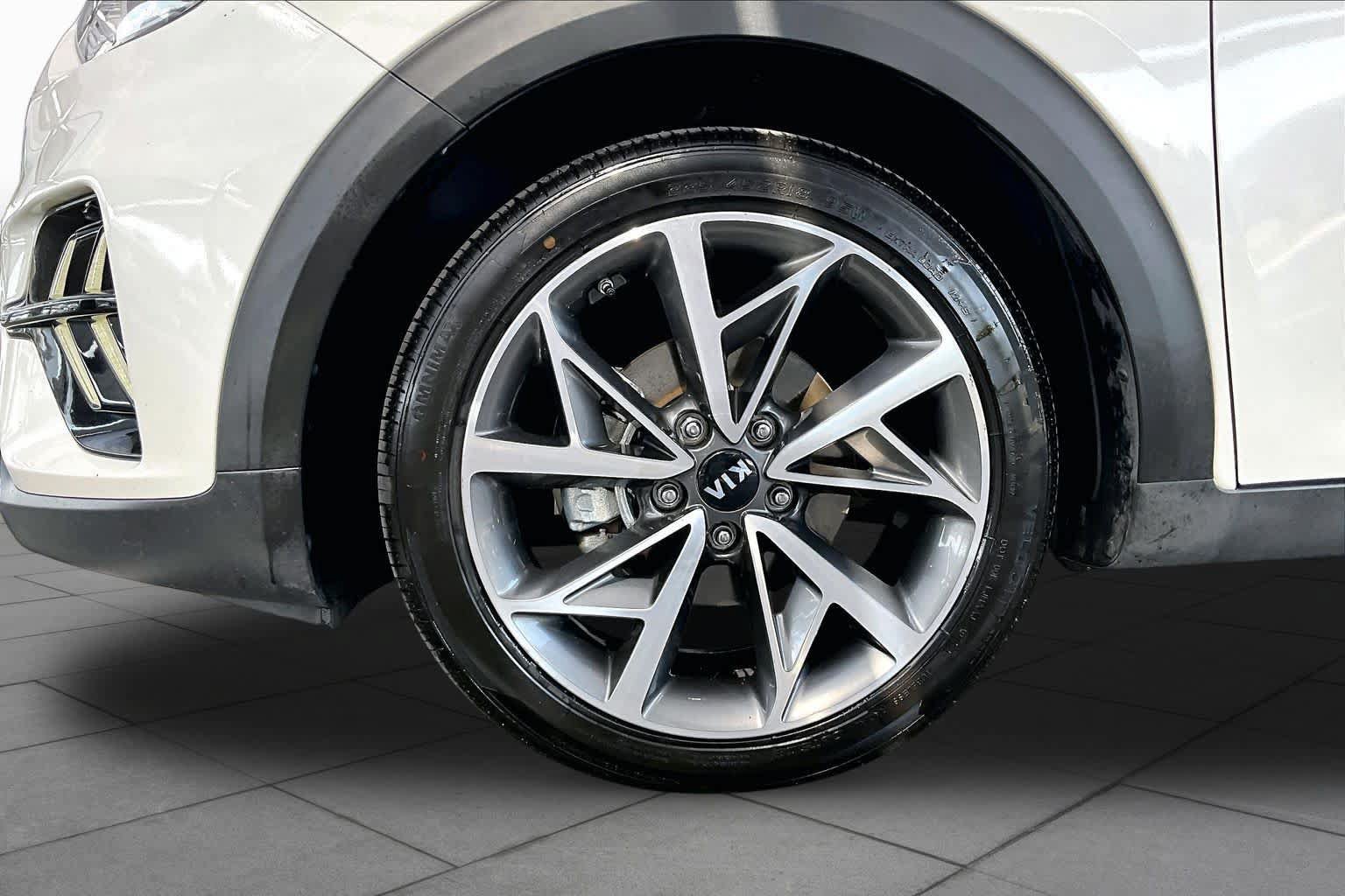 Used 2020 Kia Niro Touring FWD image 11