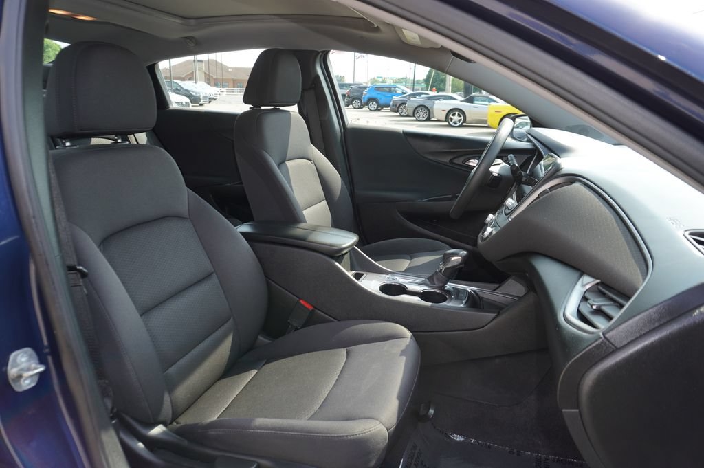Used 2022 Chevrolet Malibu LT FWD image 29