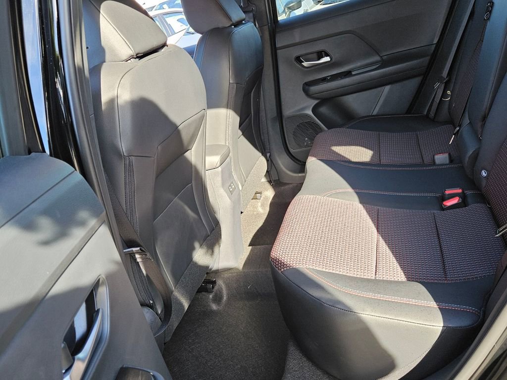 New 2026 Nissan Kicks SR image 4