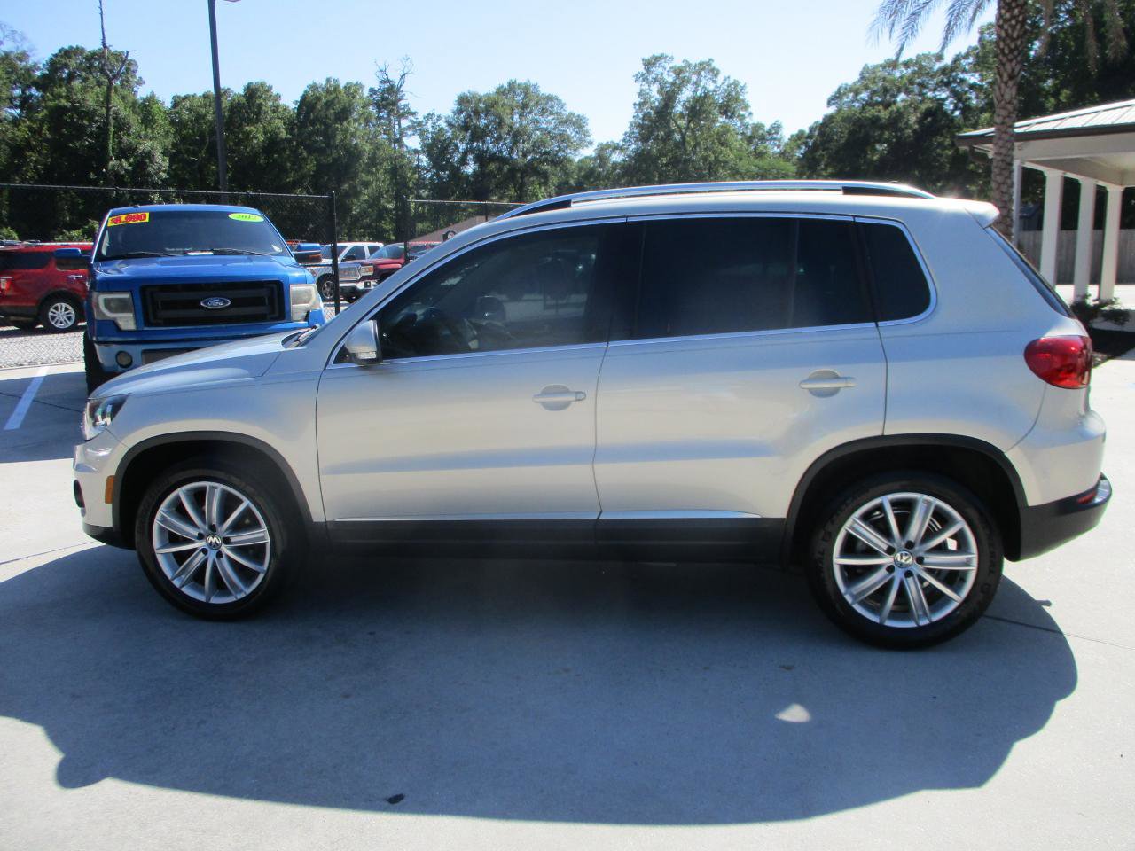 Used 2013 Volkswagen Tiguan SE FWD image 6