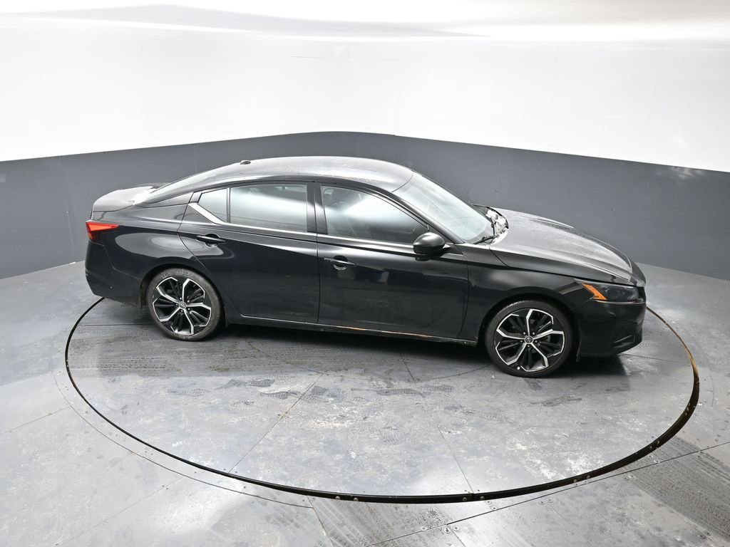 Used 2024 Nissan Altima 2.5 SR image 14