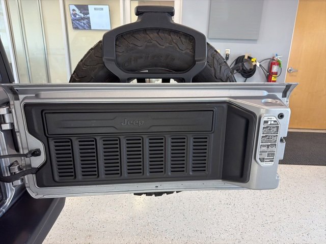 Used 2019 Jeep Wrangler Unlimited Rubicon image 10