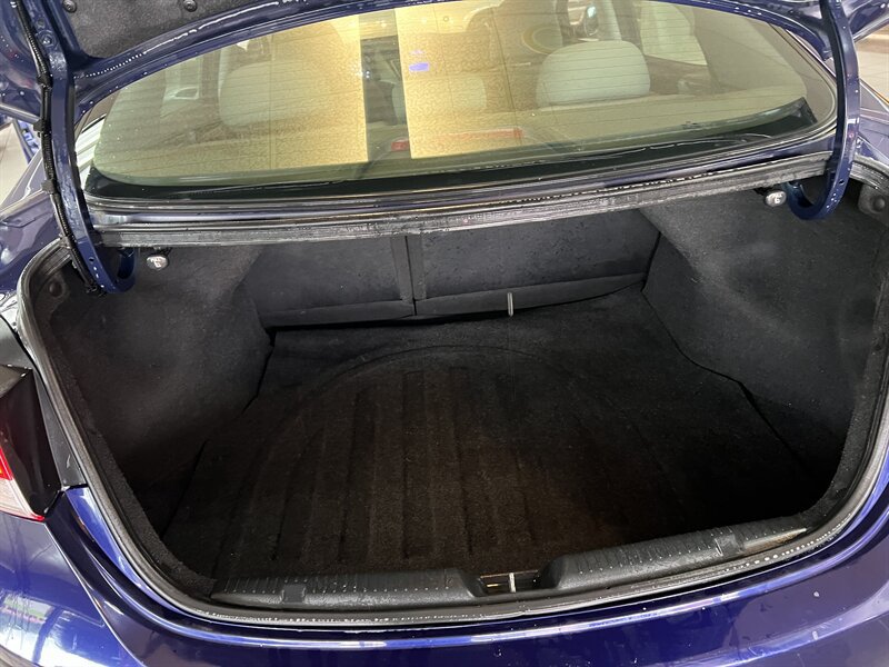 Used 2013 Hyundai Elantra GLS FWD image 27