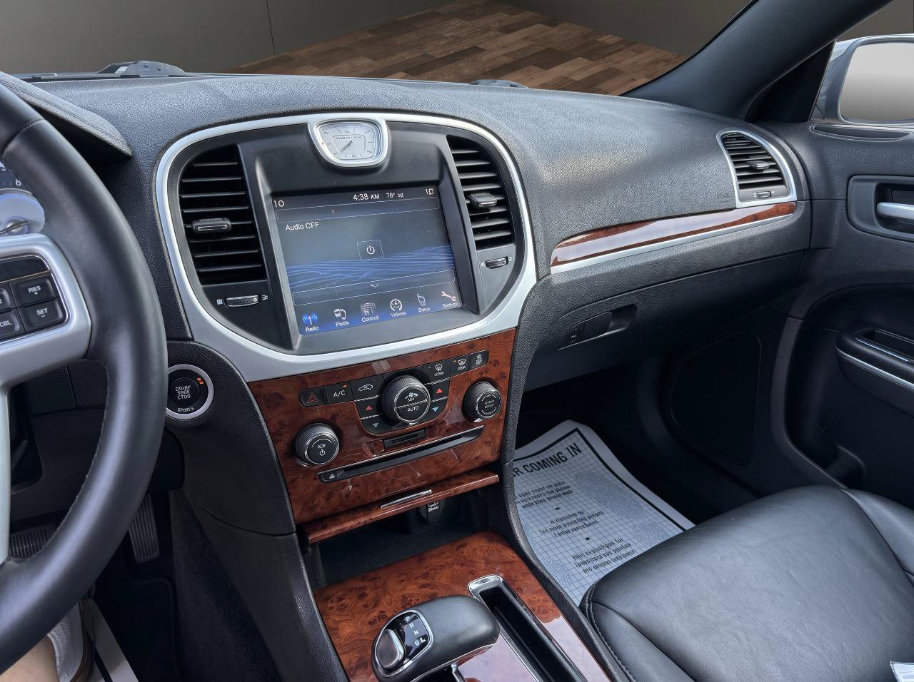 Used 2014 Chrysler 300 RWD image 14