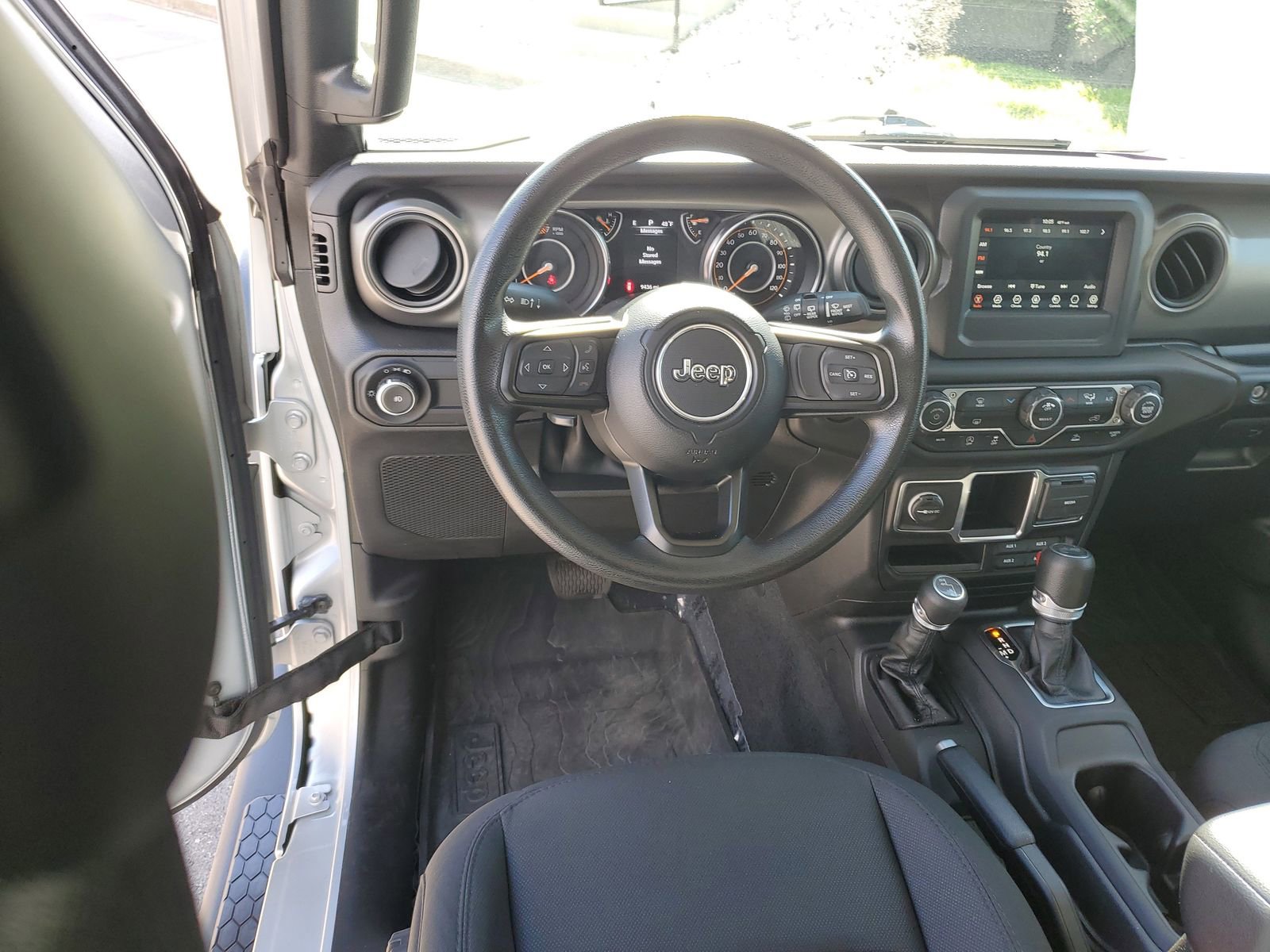 Used 2023 Jeep Wrangler Unlimited Sport AWD/4WD image 9