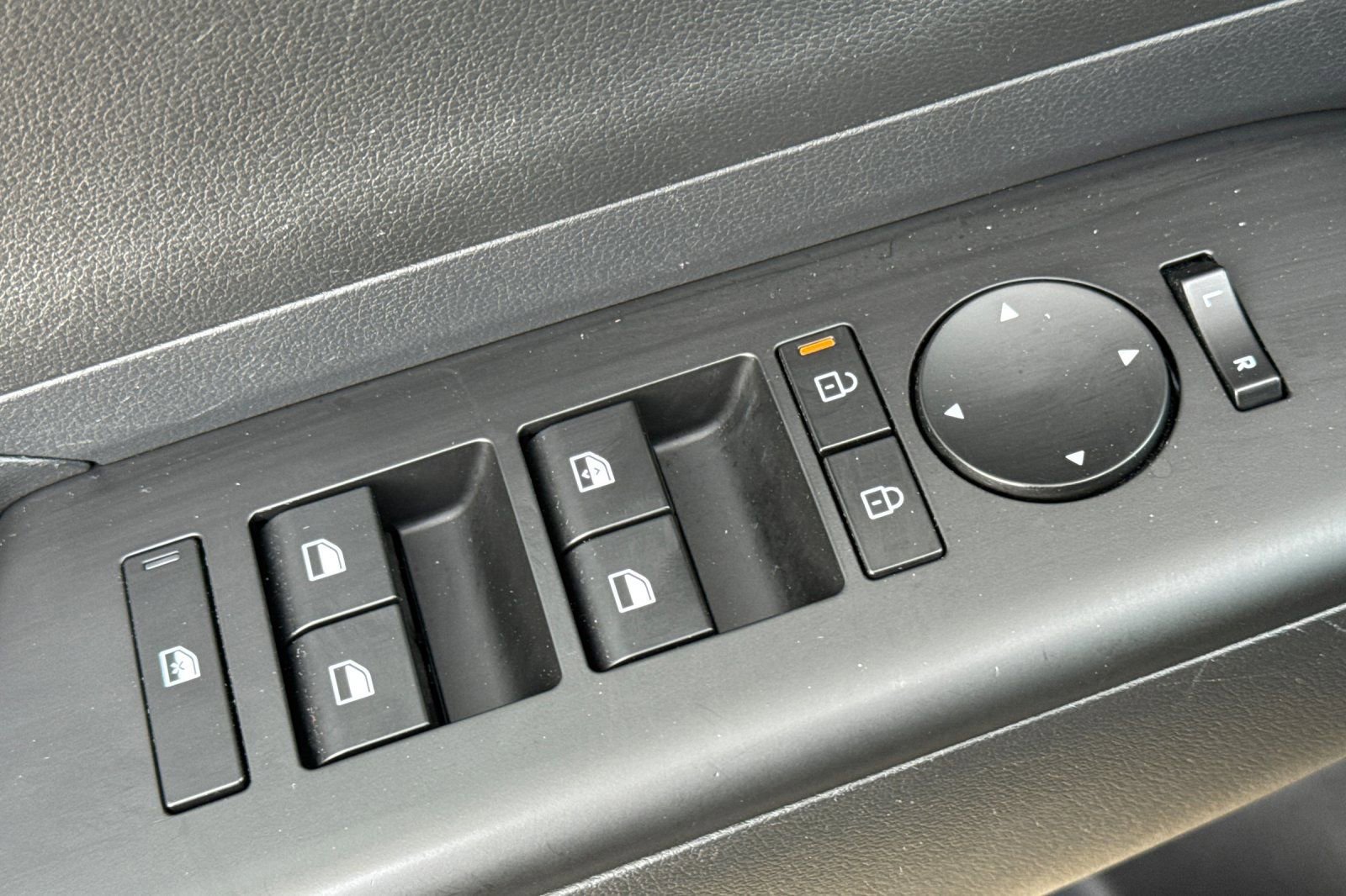 Used 2024 Hyundai Kona SEL FWD image 11