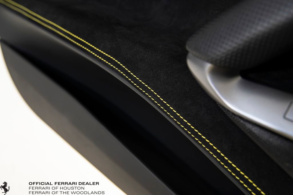 Used 2019 Ferrari 812 Superfast RWD image 15
