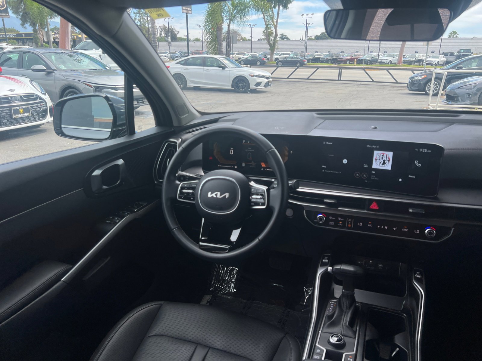 Used 2025 Kia Sorento S w/ Panoramic Sunroof Package FWD image 21