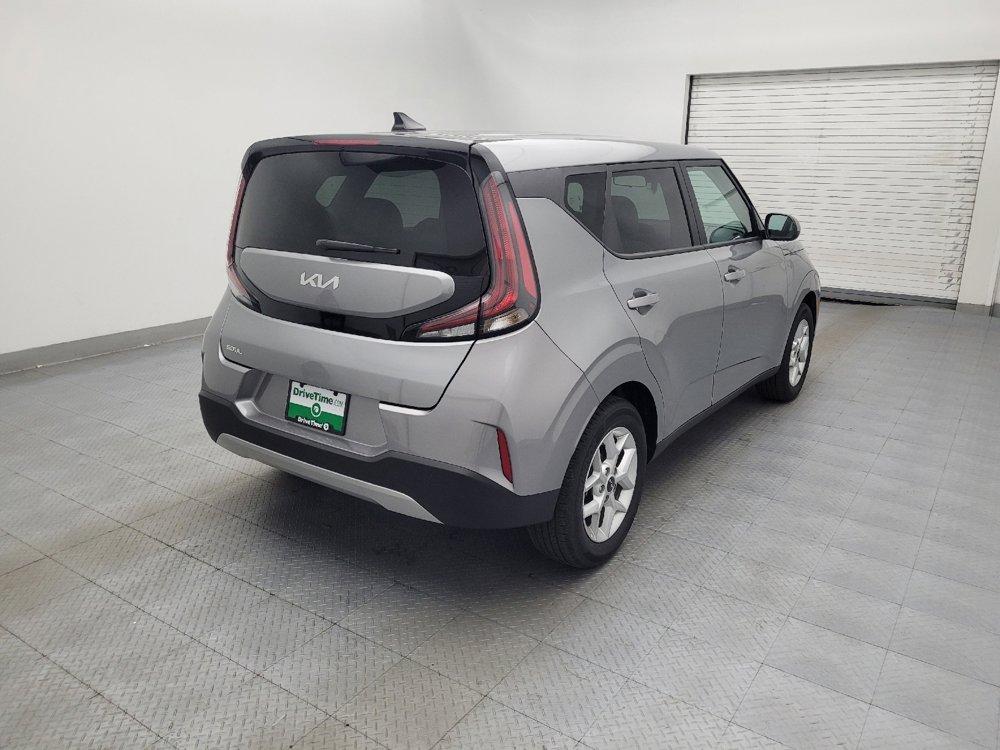 Used 2025 Kia Soul LX w/ LX Technology Package image 9