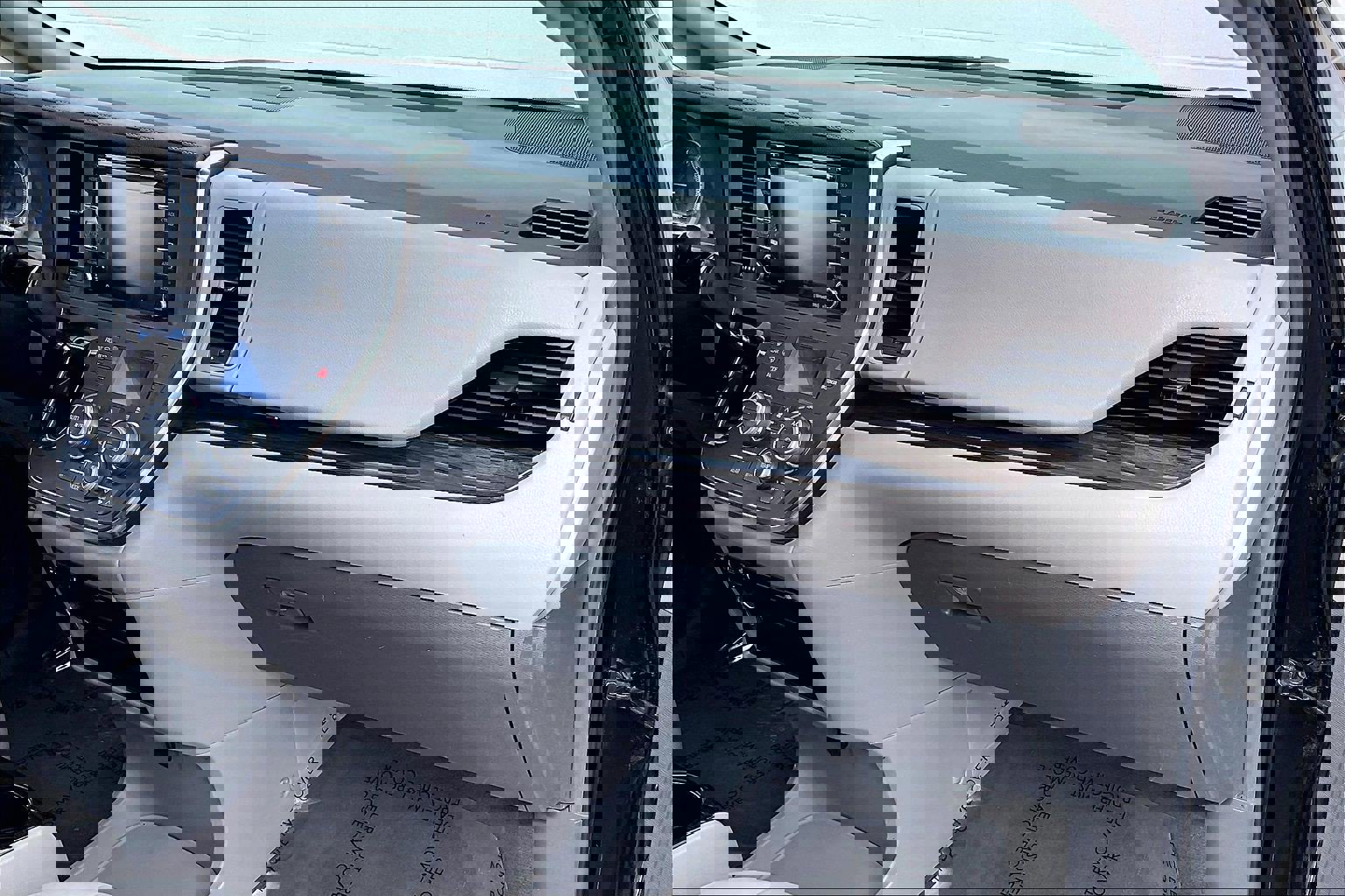 Used 2019 Toyota Sienna XLE image 21