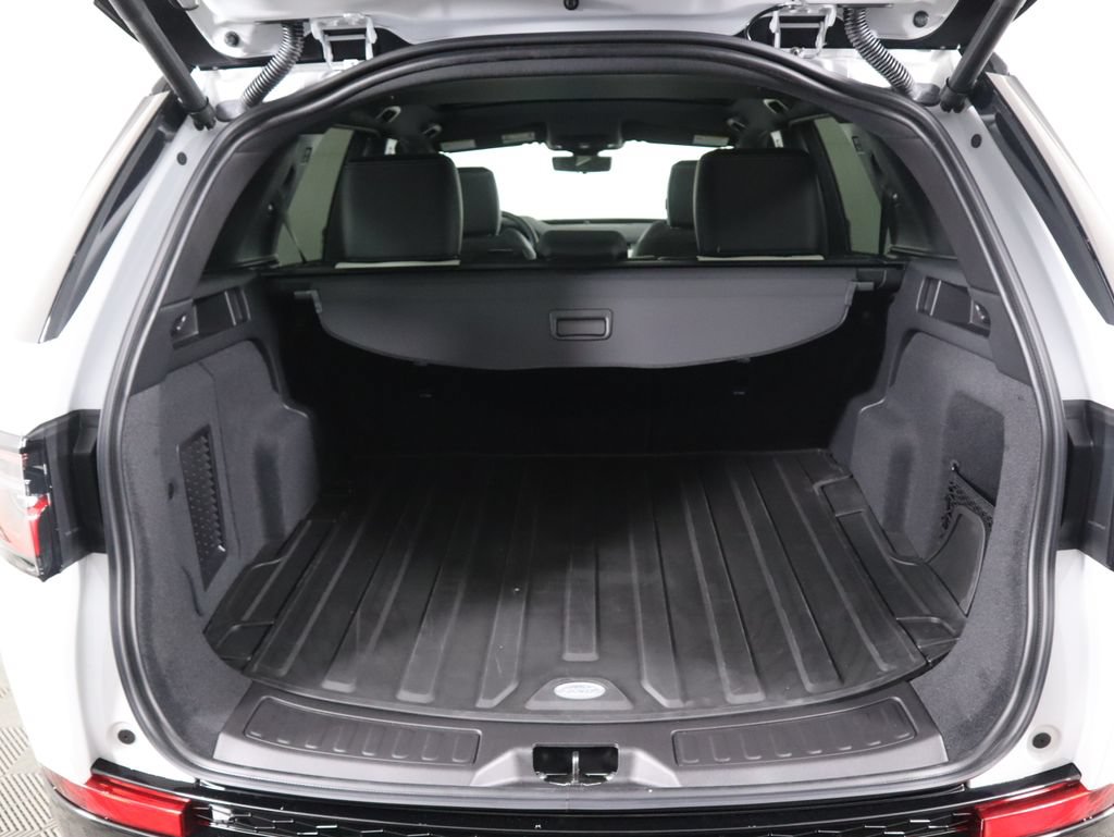 Certified 2025 Land Rover Discovery Sport Dynamic SE AWD/4WD image 30