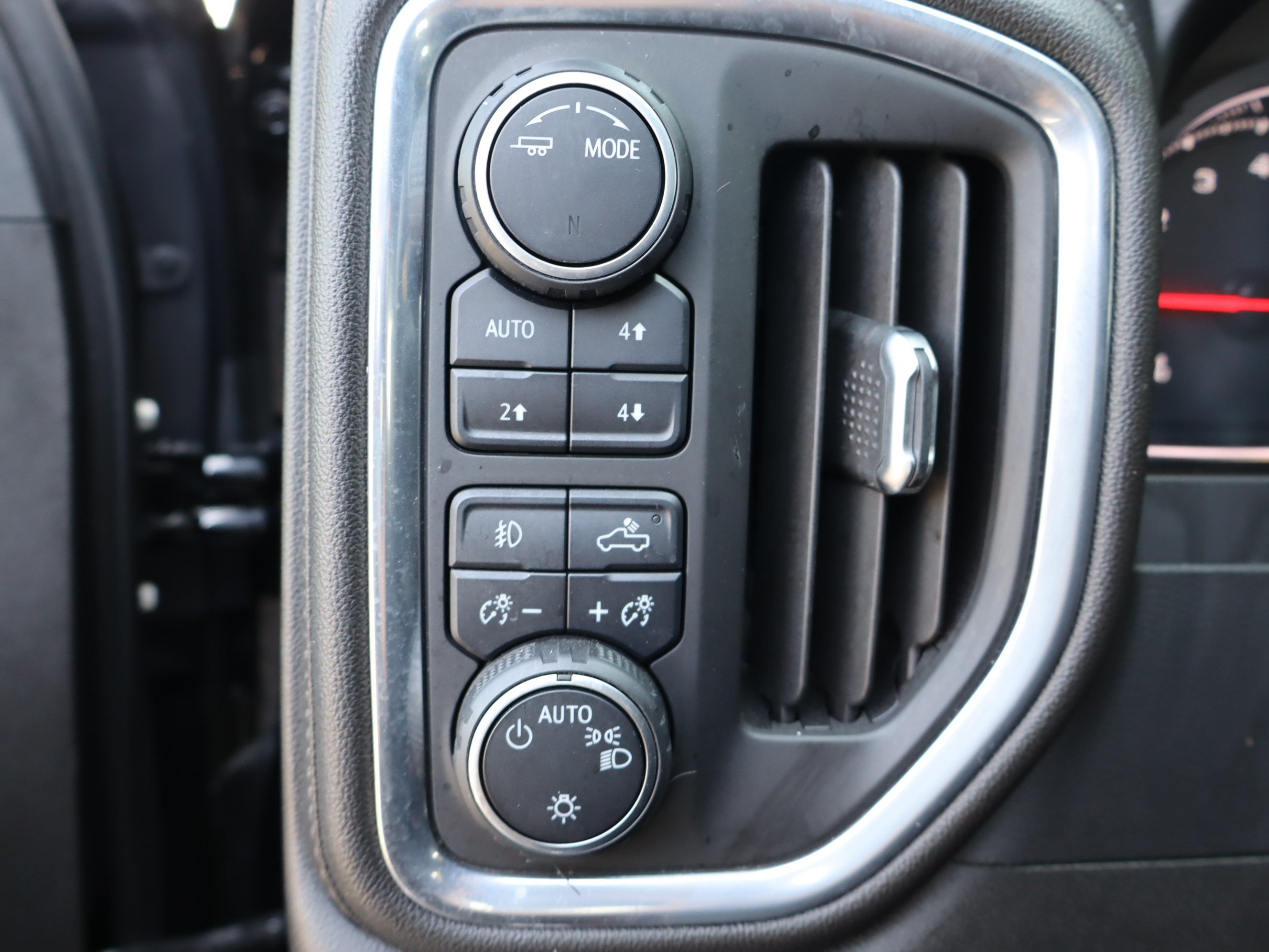 Used 2021 Chevrolet Silverado 1500 LT Trail Boss w/ Bed Protection Package AWD/4WD image 19