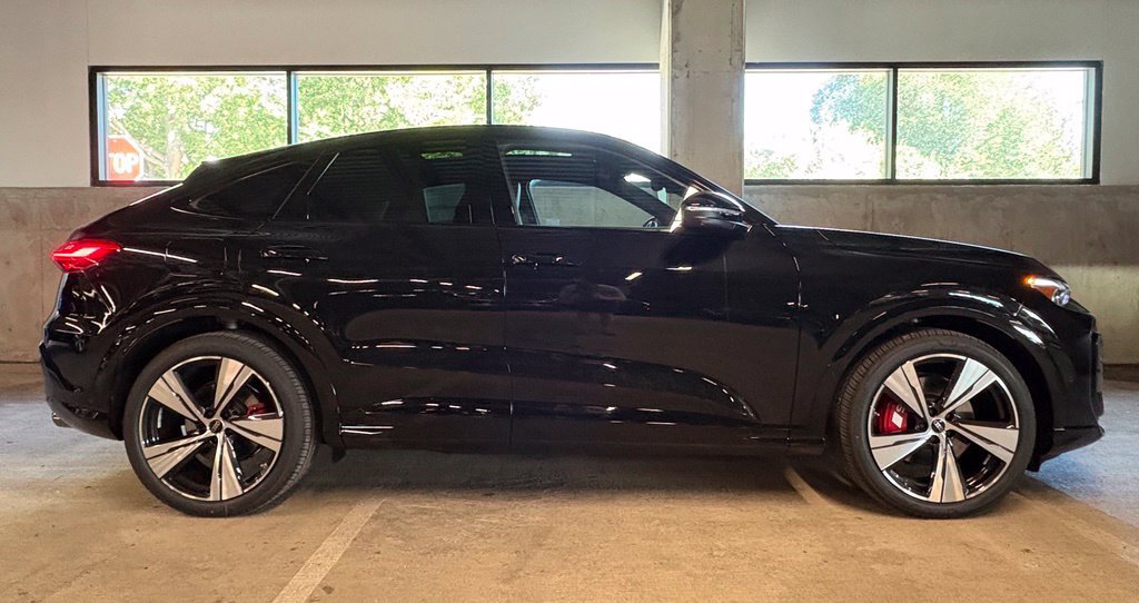 New 2026 Audi SQ5 Prestige AWD/4WD image 9