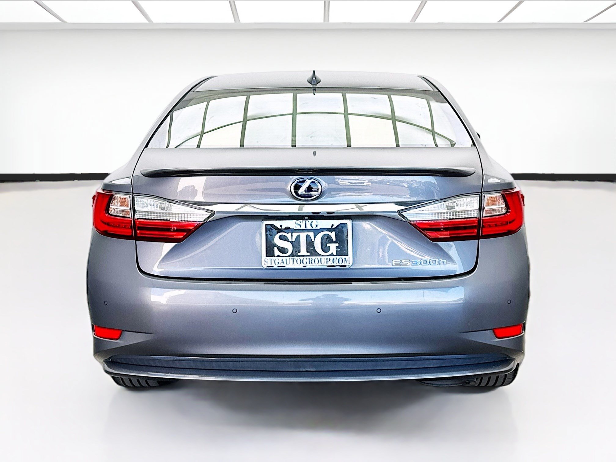Used 2017 Lexus ES 300h w/ Luxury Package FWD image 5