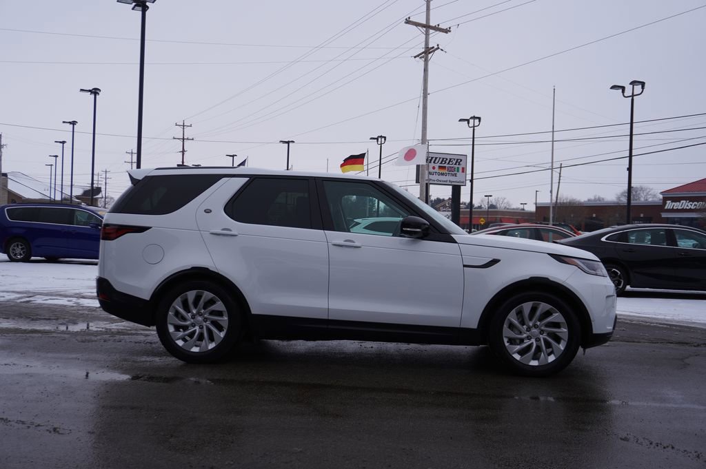 Used 2024 Land Rover Discovery S image 8