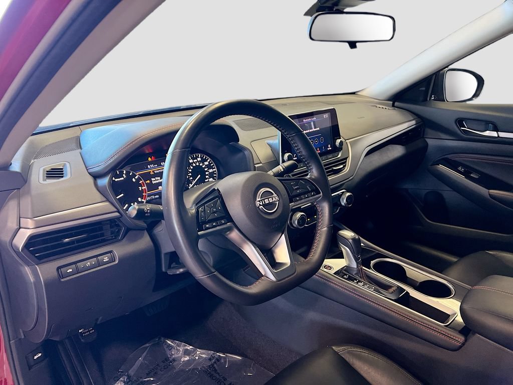 Used 2023 Nissan Altima 2.5 SR FWD image 9