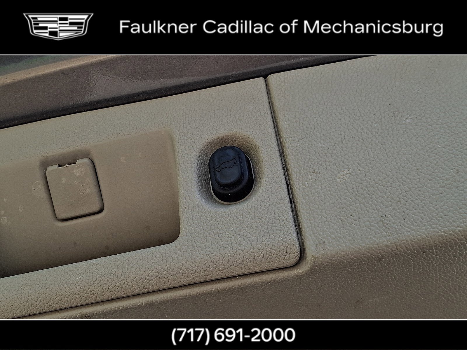 Used 2018 Cadillac Escalade Luxury AWD/4WD image 29