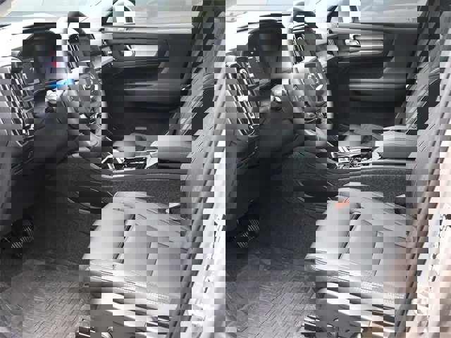 Certified 2024 Volvo XC40 B5 Plus w/ Protection Package Premier image 17